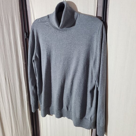 Gray Turtleneck - Picture 1 of 3